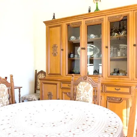 With 2 Bedrooms In With Balcony And Wifi 18 Km From The Beach