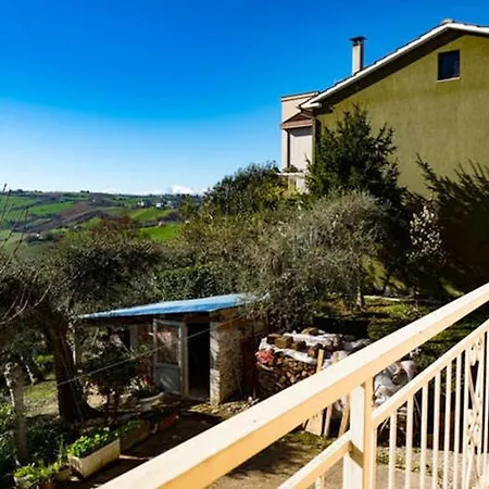 With 2 Bedrooms In With Balcony And Wifi 18 Km From The Beach Apartamento