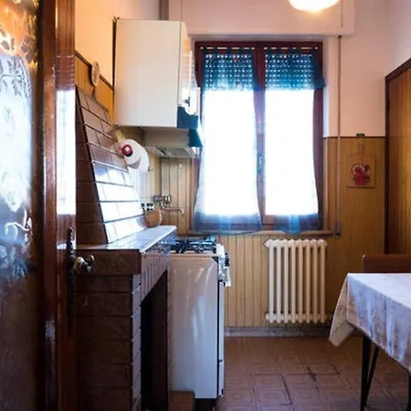 With 2 Bedrooms In With Balcony And Wifi 18 Km From The Beach *