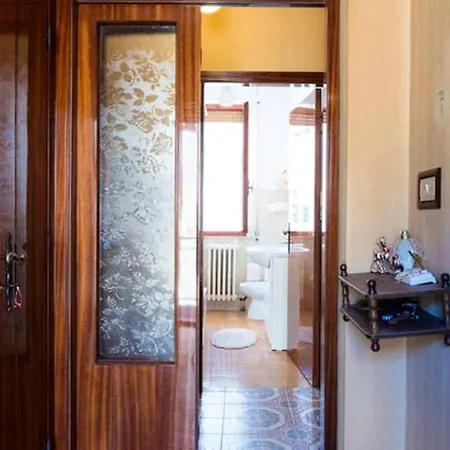 With 2 Bedrooms In With Balcony And Wifi 18 Km From The Beach
