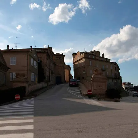 With 2 Bedrooms In With Balcony And Wifi 18 Km From The Beach Apartamento *