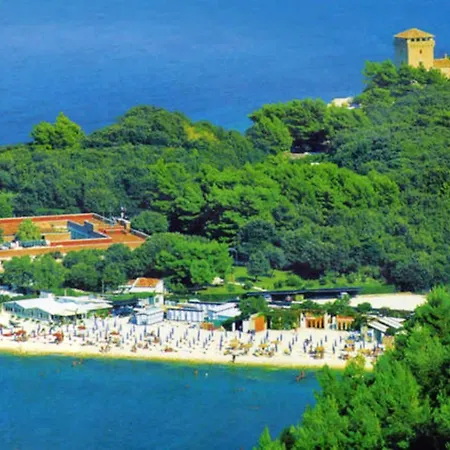 With 2 Bedrooms In With Balcony And Wifi 18 Km From The Beach